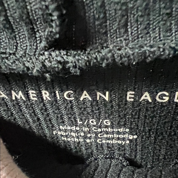 Mixed brands 2 are American Eagle Outfitters Top - Picture 14 of 14